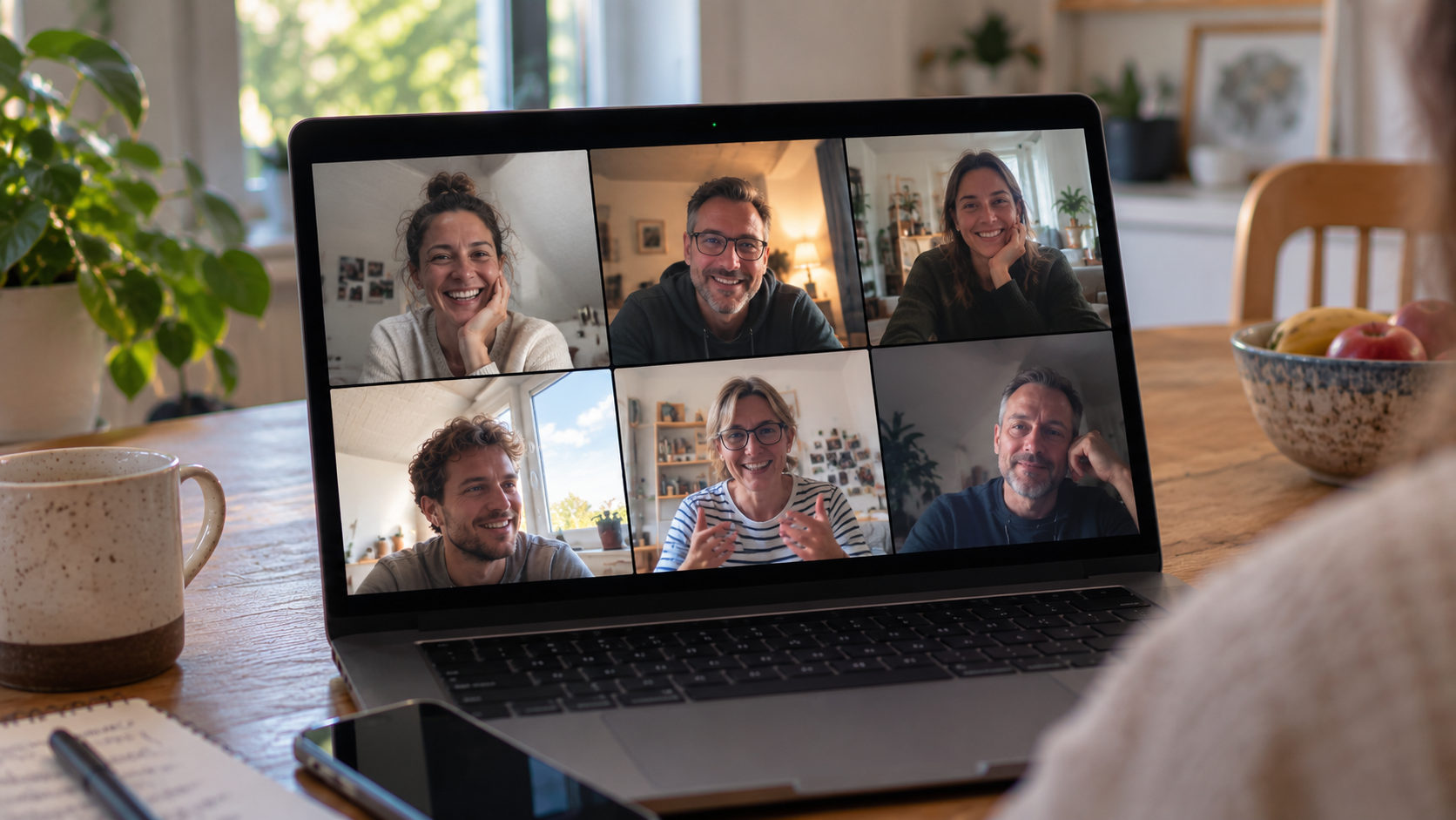Teilnehmende eines WETID MyDia Live-Calls im Videogespräch